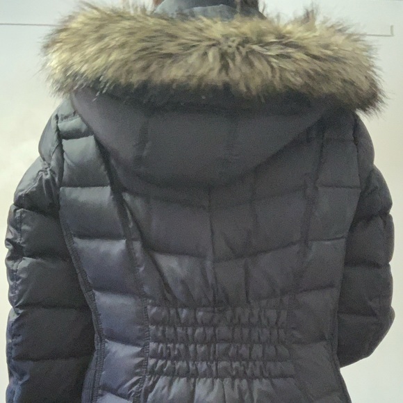 Micheal Kors luxurious down jacket. - Picture 6 of 6